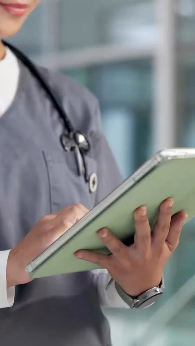 A enfermagem faz da rotina hospitalar um espaço mais seguro, atencioso e, principalmente, humano. 🫂

Nós, do Grupo Elfa, homenageamos os profissionais que se dedicam diariamente, levando qualidade de vida, presença e acolhimento aos pacientes e suas famílias.

Temos orgulho de apoiar essa jornada com produtos, serviços e soluções que fortalecem quem está na linha de frente do cuidado. Feliz Dia da Enfermagem! ❤️

#GrupoElfa #enfermagem #saúde #DiadaEnfermagem